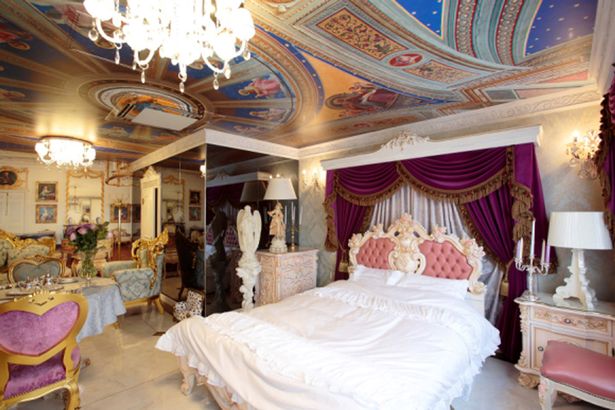 Tokyos-luxurious-birthing-suitedd